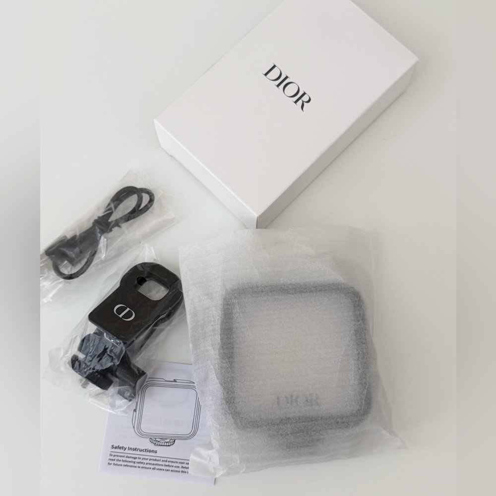 NWT Dior Beauty Phone Light - Picture 3 of 12